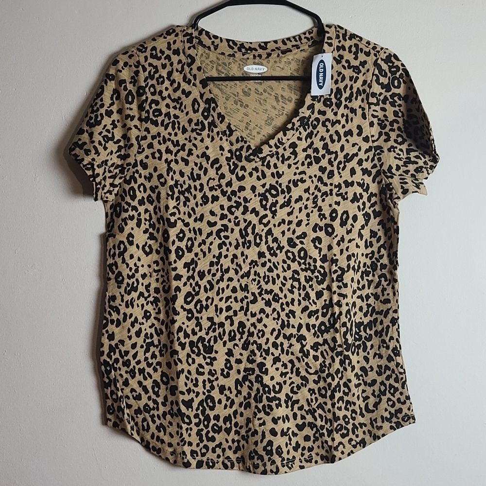 Old Navy Leopard V Neck Shirt